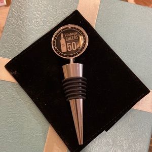 NEW WINE STOPPER. VINTAGE 50 years